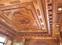 Trần cổ điển - Ốp tường phòng khách gia đình