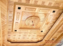 Trần gỗ pơ mu phòng khách + hành lang